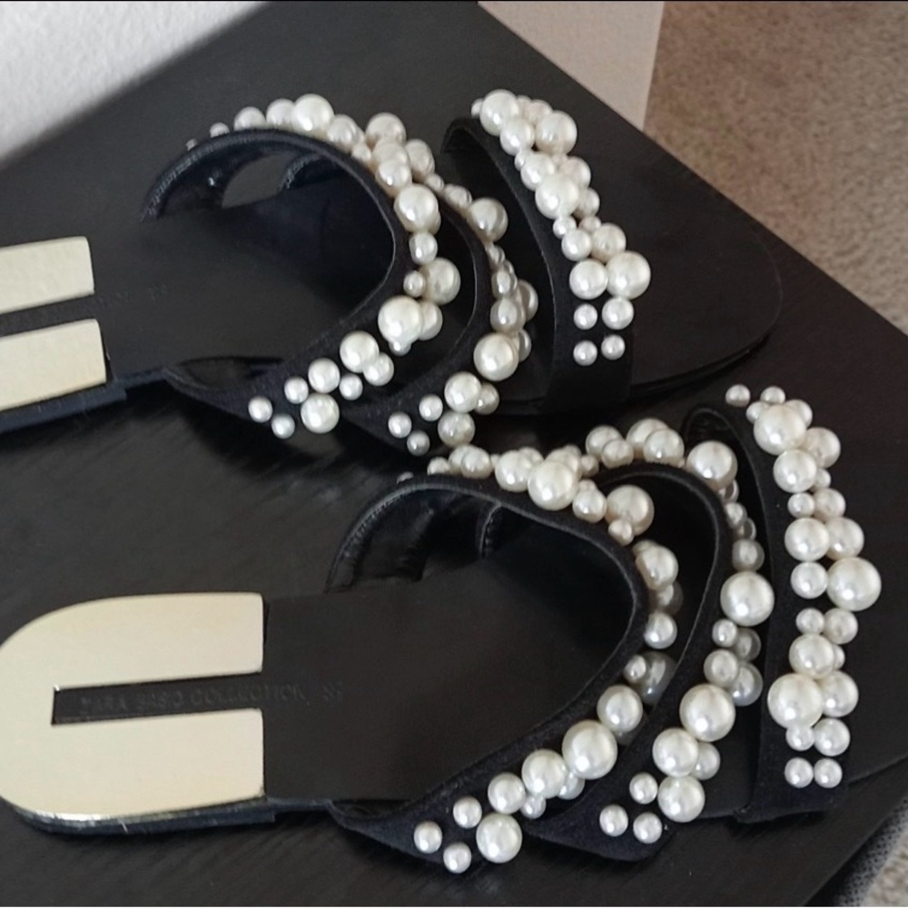 Black Pearl-Embellished Slide Sandals - Black